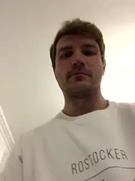 Snapshot of Domssecretom chatting on 01-12-26, 03:46 Domssecretom online show from 01-12-26, 03:46