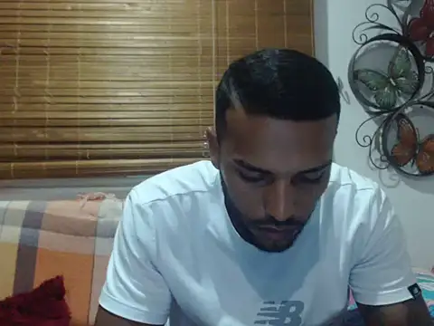 Snapshot of BlackWolfOficial chatting on 06-10-26, 04:24 BlackWolfOficial online show from 06-10-26, 04:24