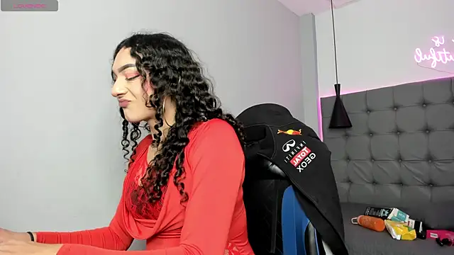 Snapshot of scarletcherry18 chatting on 06-02-26, 04:56 scarletcherry18 online show from 06-02-26, 04:56