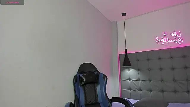 scarletcherry18 online show from 03-24-26, 03:17