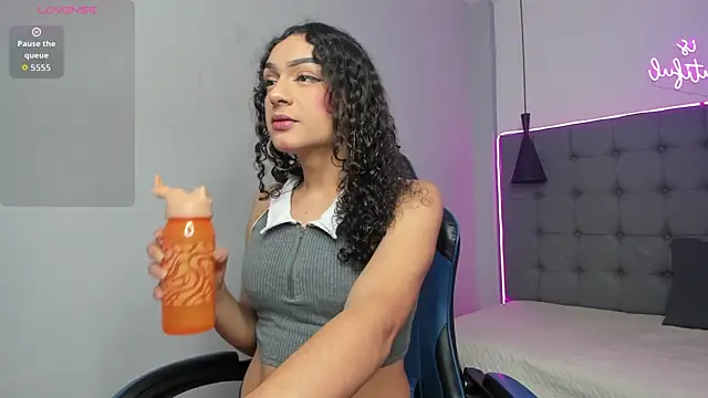 scarletcherry18 online show from 04-16-26, 04:02