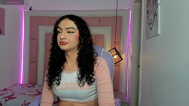 Snapshot of scarletcherry18 chatting on 06-17-26, 03:06 scarletcherry18 online show from 06-17-26, 03:06