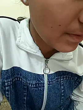 Snapshot of Aaradhna-_hoy chatting on 02-27-26, 04:56 Aaradhna- hoy online show from 02-27-26, 04:56