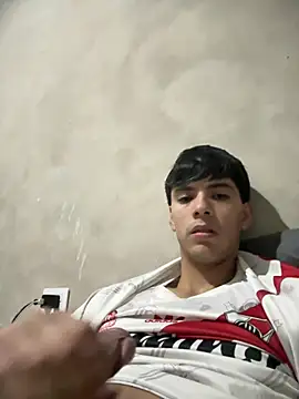 Snapshot of josee_-1 chatting on 06-16-26, 12:32 josee -1 online show from 06-16-26, 12:32