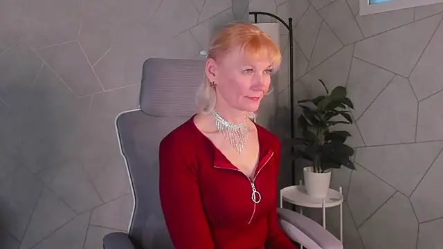 Julie Lucas online show from 03-27-26, 01:03