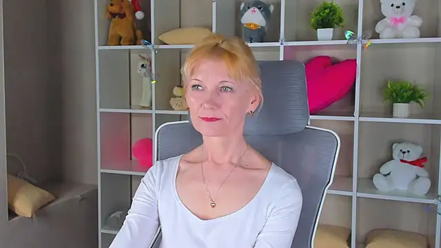 Julie Lucas online show from 04-03-26, 12:50