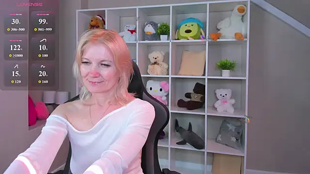 Snapshot of Julie_Lucas chatting on 07-14-26, 08:41 Julie Lucas online show from 07-14-26, 08:41