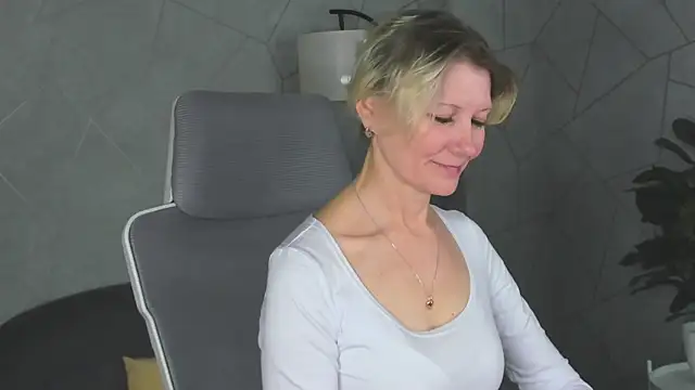 Julie Lucas online show from 03-16-26, 12:51