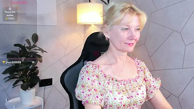 Julie Lucas online show from 06-02-26, 12:21
