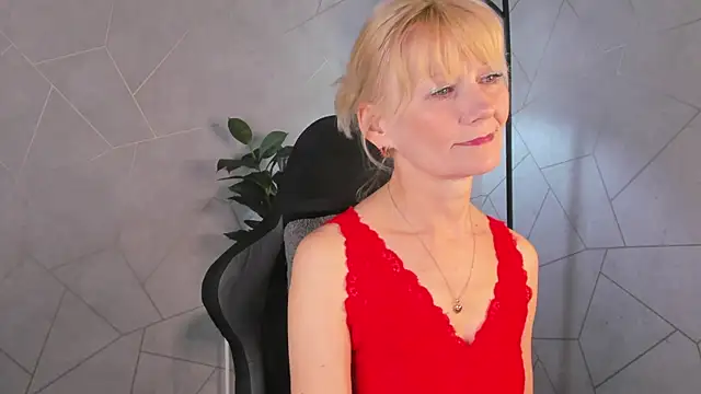 Julie Lucas online show from 05-14-26, 12:07