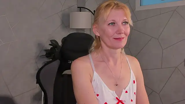 Julie Lucas online show from 04-17-26, 12:35