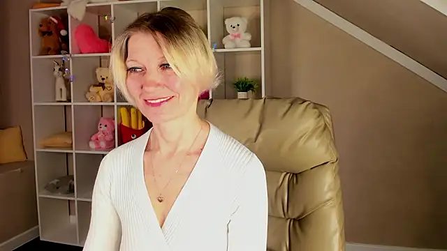 Julie Lucas online show from 03-13-26, 12:48