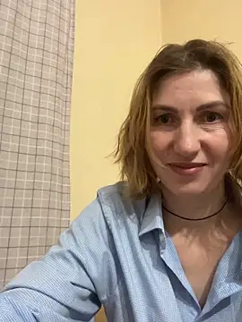 Snapshot of _Crystal_2 chatting on 02-04-26, 09:21 Crystal 2 online show from 02-04-26, 09:21