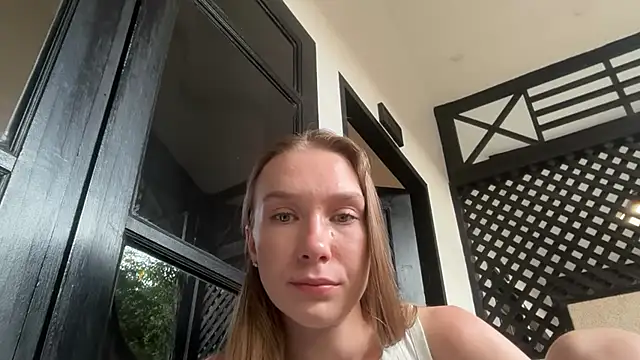 Snapshot of Linaspicee chatting on 07-10-26, 11:10 Linaspicee online show from 07-10-26, 11:10