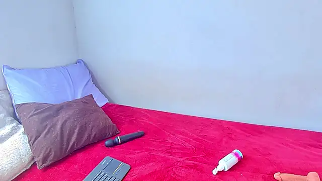 Anniecute   online show from 04-22-26, 04:58
