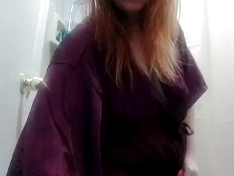 Snapshot of Annafun321 chatting on 02-11-26, 02:39 Annafun321 online show from 02-11-26, 02:39