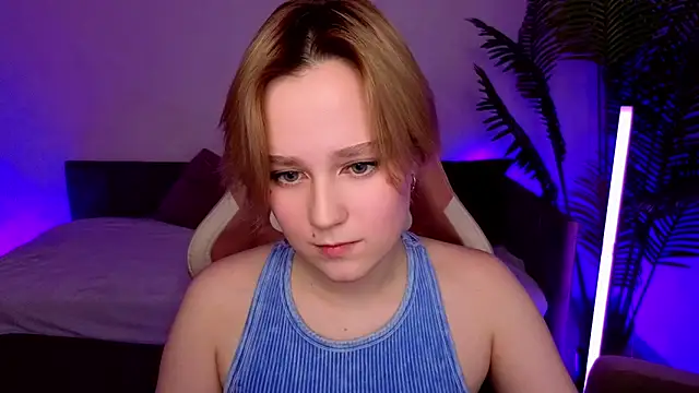 Snapshot of Ellie_Heavenly chatting on 02-12-26, 08:25 Ellie Heavenly online show from 02-12-26, 08:25