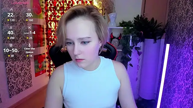 Snapshot of Ellie_Heavenly chatting on 02-18-26, 08:55 Ellie Heavenly online show from 02-18-26, 08:55