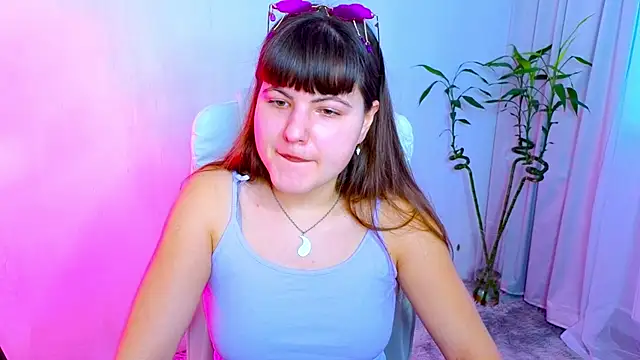 Snapshot of Miss__Poly chatting on 02-06-26, 01:18 Miss Poly online show from 02-06-26, 01:18