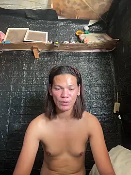 Snapshot of HugeAgatha chatting on 02-15-26, 05:30 HugeAgatha online show from 02-15-26, 05:30