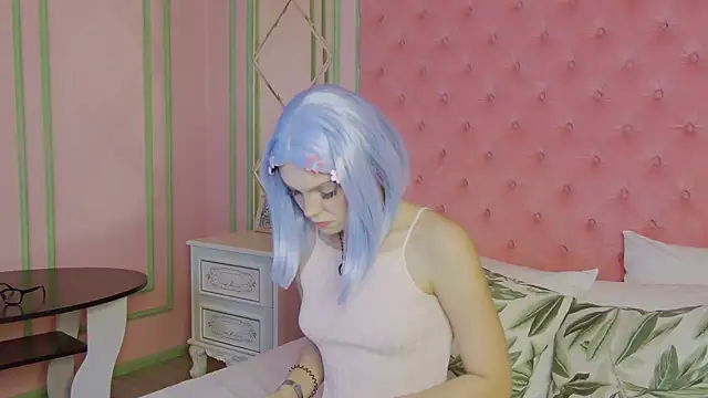 Snapshot of AvaLarson chatting on 03-01-26, 01:11 AvaLarson online show from 03-01-26, 01:11