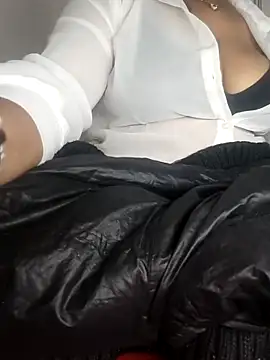 Priya-Singh8 online show from 01-16-26, 06:12