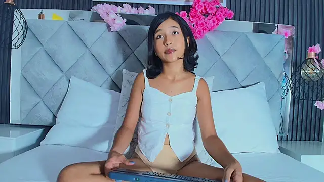 Real virgin Pussy online show from 04-27-26, 07:56