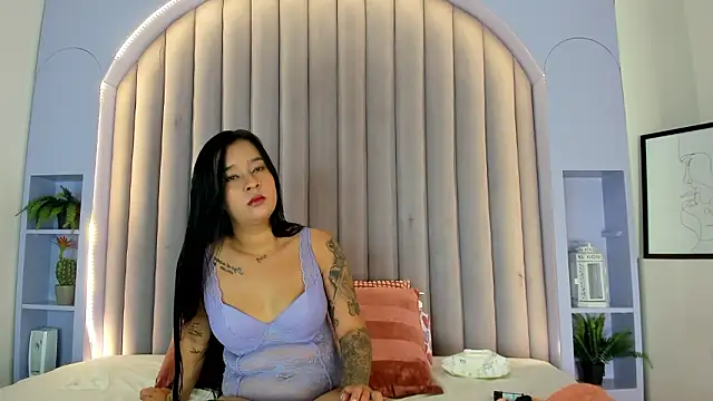 ChloeeMiller   online show from 02-03-26, 11:37