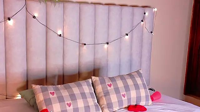 ChloeeMiller   online show from 03-02-26, 02:23