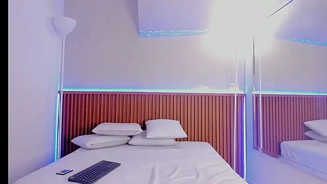 Snapshot of Moretti_Sofia chatting on 01-14-26, 12:09 Moretti Sofia online show from 01-14-26, 12:09