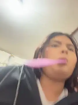 Snapshot of luisa_clark1 chatting on 01-15-26, 11:57 luisa clark1 online show from 01-15-26, 11:57