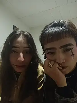 AlexxaAndRileyy online show from 04-21-26, 02:25