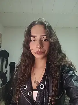 AlexxaAndRileyy online show from 05-01-26, 07:19