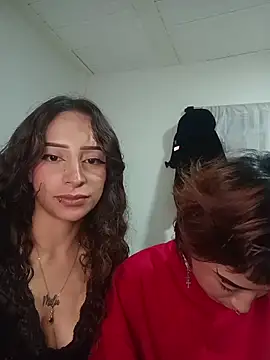 AlexxaAndRileyy online show from 05-15-26, 03:37