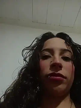 AlexxaAndRileyy online show from 05-17-26, 08:31