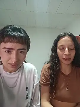 AlexxaAndRileyy online show from 05-04-26, 07:06