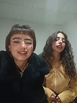 AlexxaAndRileyy online show from 04-16-26, 10:01