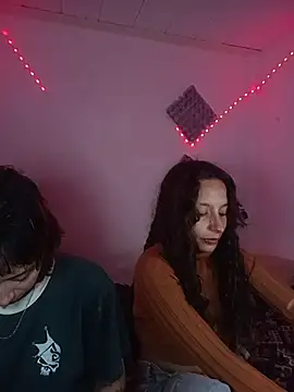 Snapshot of AlexxaAndRileyy chatting on 07-19-26, 03:48 AlexxaAndRileyy online show from 07-19-26, 03:48