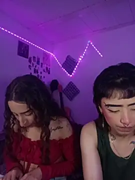 Snapshot of AlexxaAndRileyy chatting on 07-08-26, 04:02 AlexxaAndRileyy online show from 07-08-26, 04:02