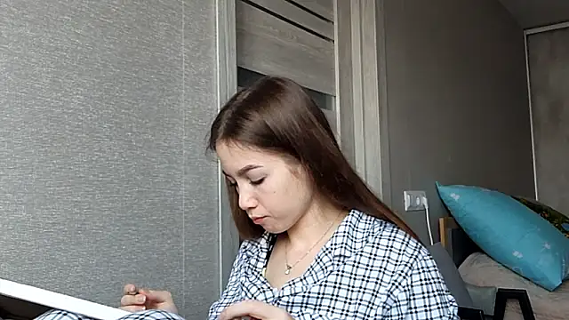 SherrylMaler online show from 02-02-26, 04:11