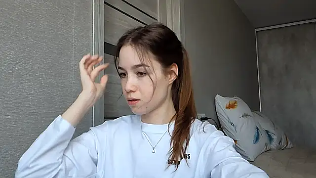 SherrylMaler online show from 02-08-26, 04:21