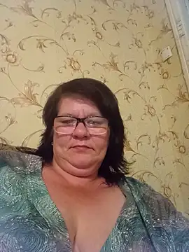 NysiOlsen online show from 06-17-26, 04:28