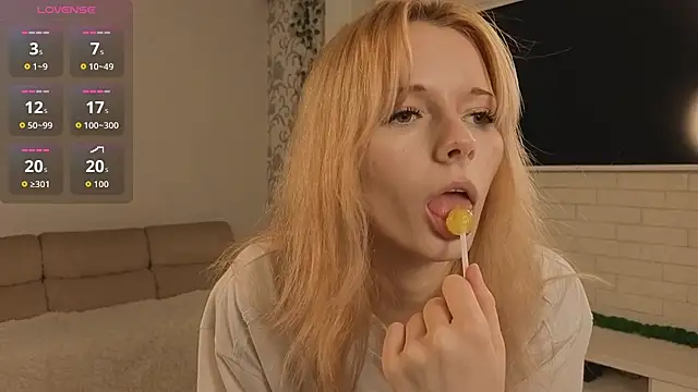 JuanaSumma online show from 03-24-26, 06:13