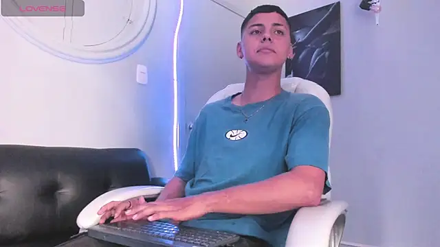 Liam9  online show from 01-18-26, 02:48