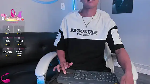 Snapshot of Liam9_ chatting on 01-14-26, 02:37 Liam9 online show from 01-14-26, 02:37