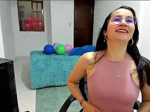 Snapshot of talia_mystic chatting on 02-20-26, 12:51 talia mystic online show from 02-20-26, 12:51