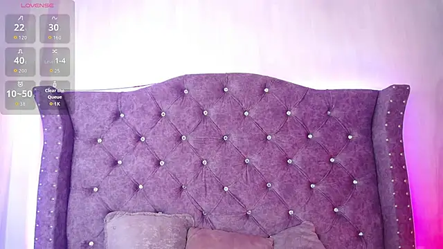 Violet Collins1 online show from 04-18-26, 09:11
