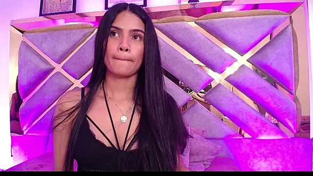 Violet Collins1 online show from 04-03-26, 07:48