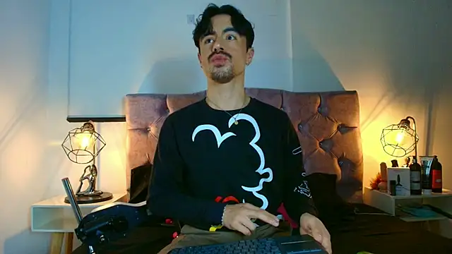 Ethan Briggs  online show from 03-27-26, 03:37