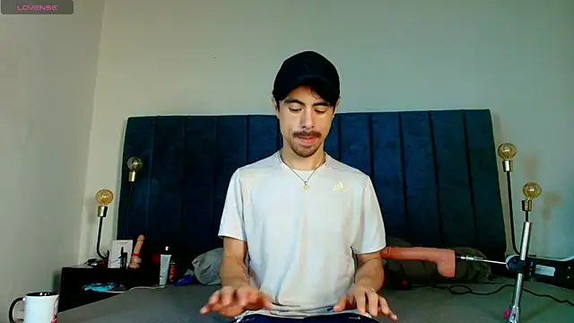 Ethan Briggs  online show from 04-06-26, 03:35